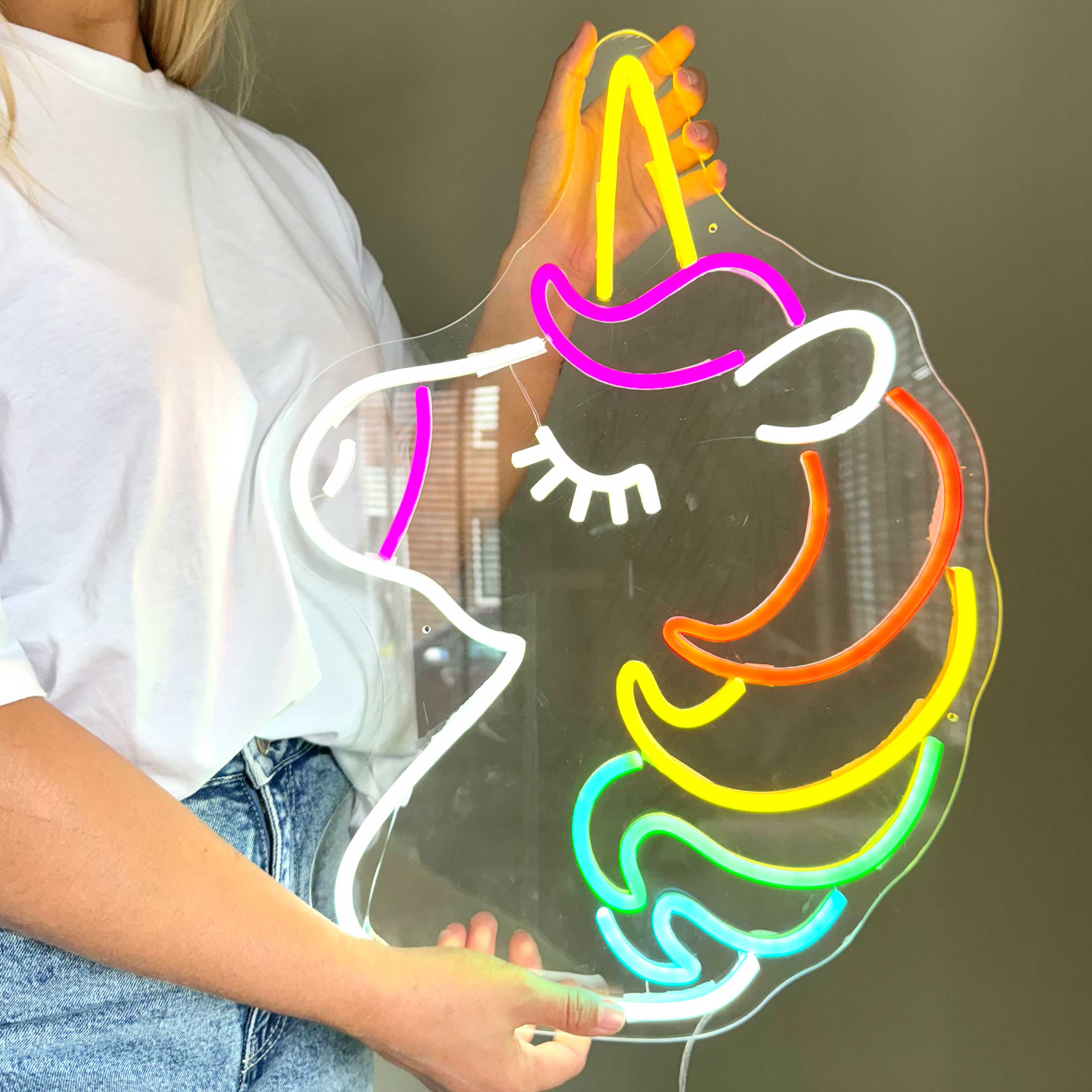 Neonskylt Enhörning 2